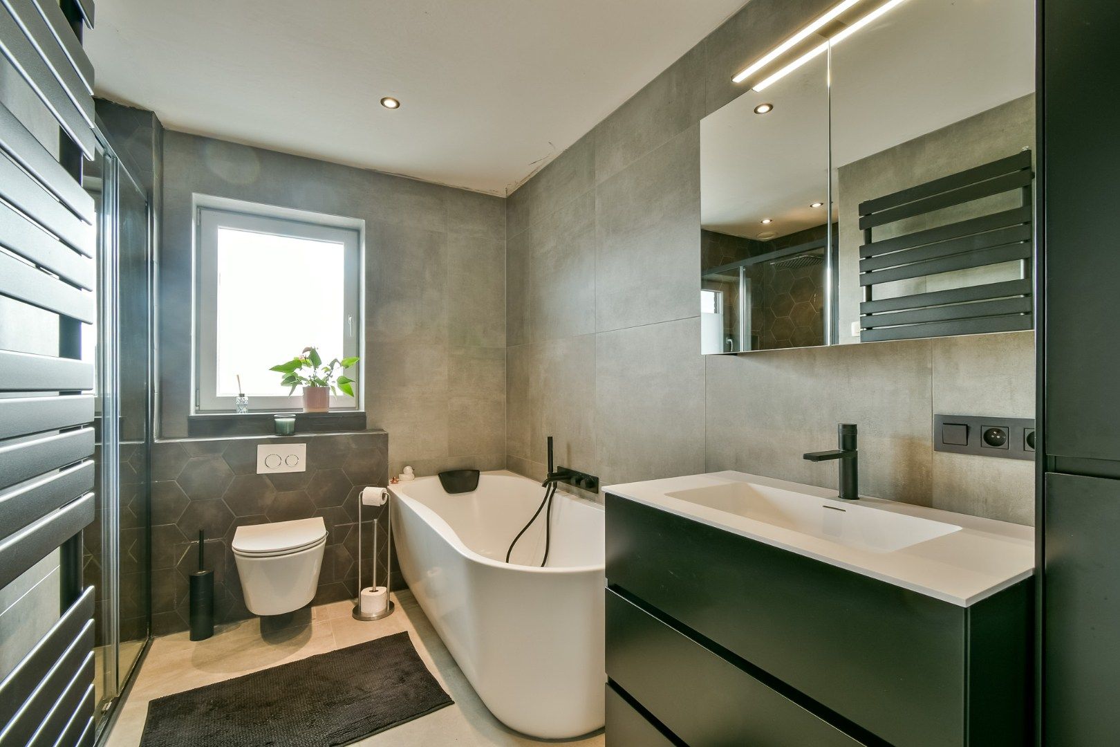 Energiezuinige woning in een rustige straat! foto 10