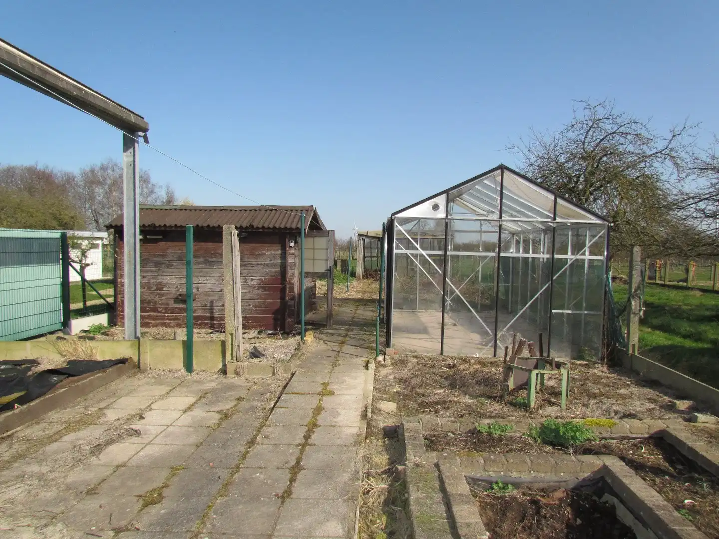 GOEDGELEGEN HOB MET VEEL LICHTINVAL foto 13