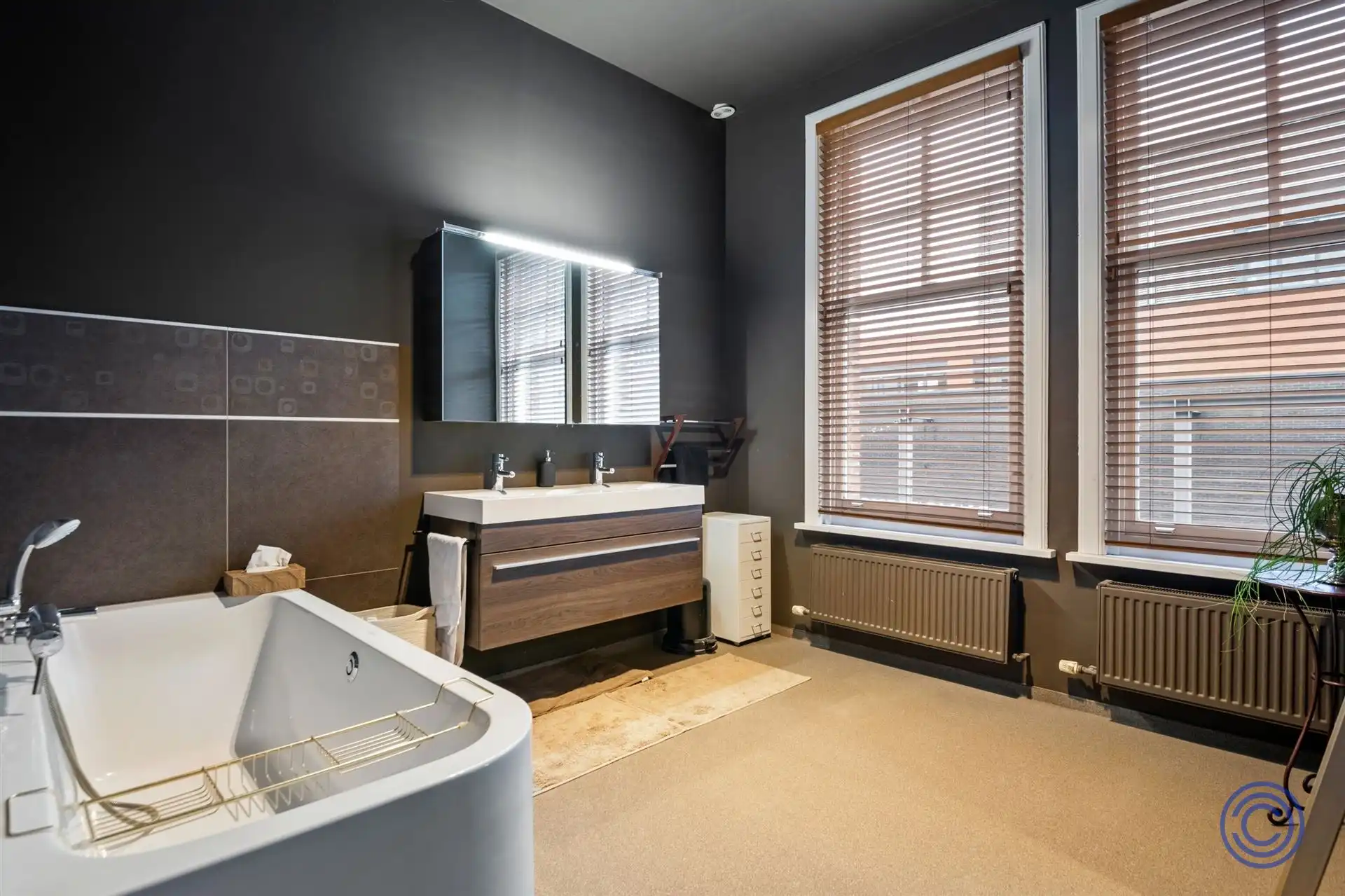 Hoogwaardig afgewerkt appartement in UNIEK gebouw! foto 4