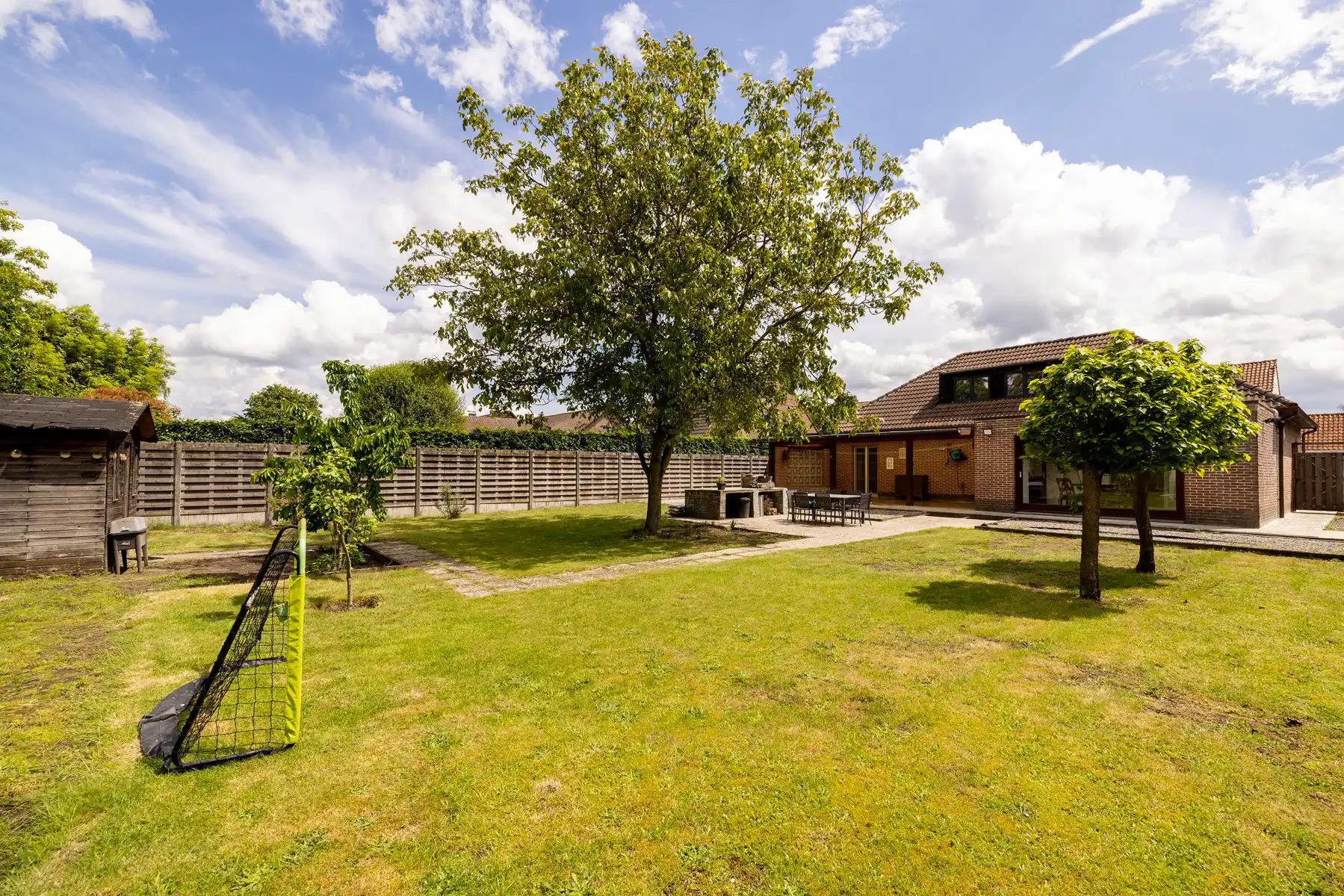 Op te frissen, energiezuinige woning met 3/4 slpks en tuin foto 23