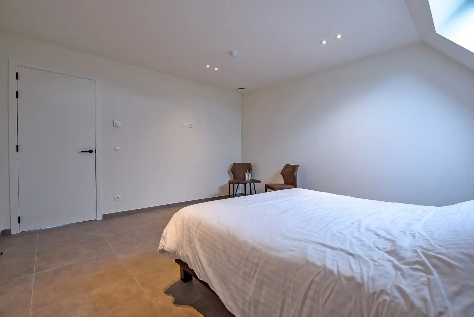 Ruim 2-slaapkamerappartement (129m²) te Leke (Diksmuide).  foto 11