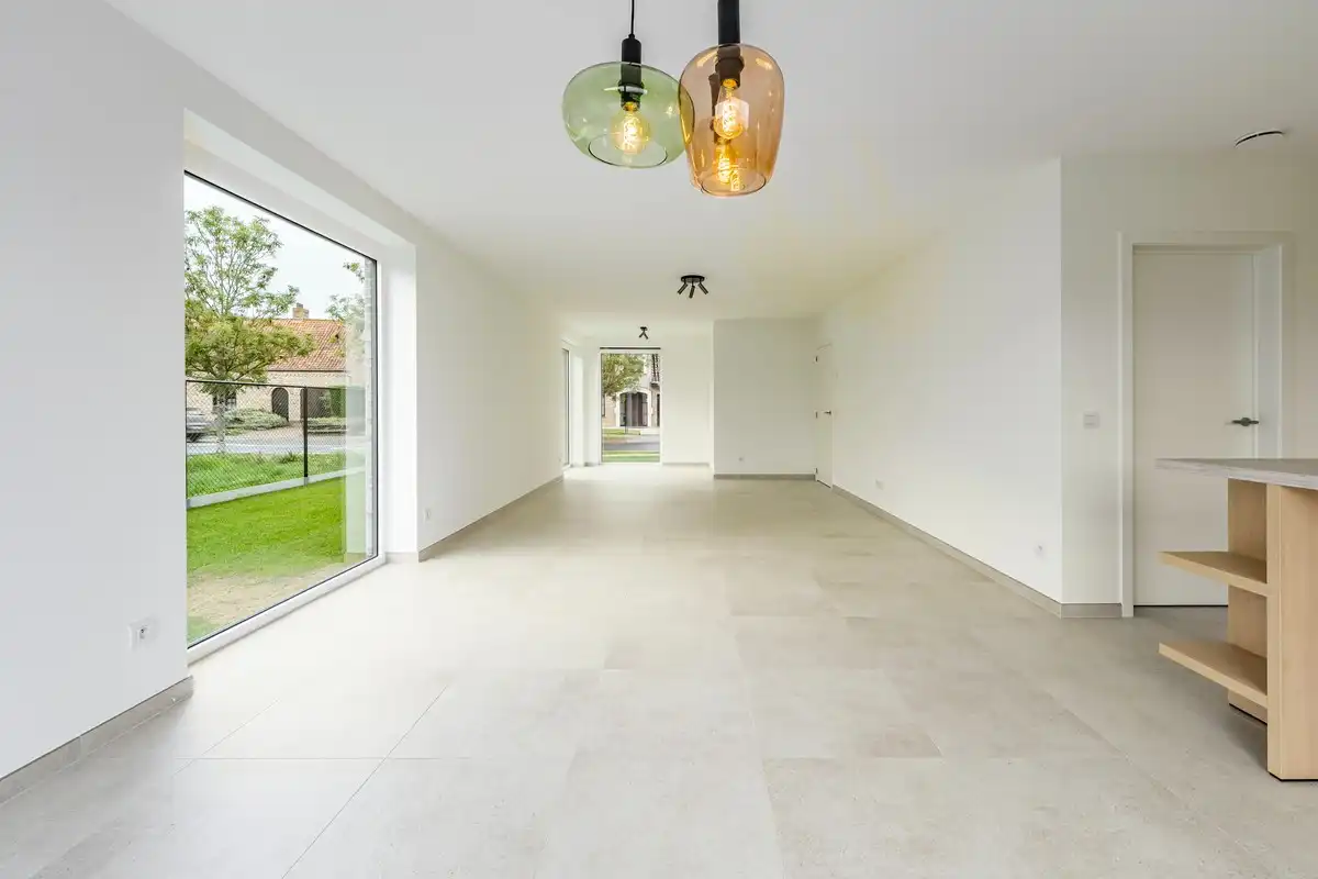 VOLLEDIG AFGEWERKTE MODERNE OPEN NIEUWBOUWWONING TE OOSTDUINKERKE foto 6