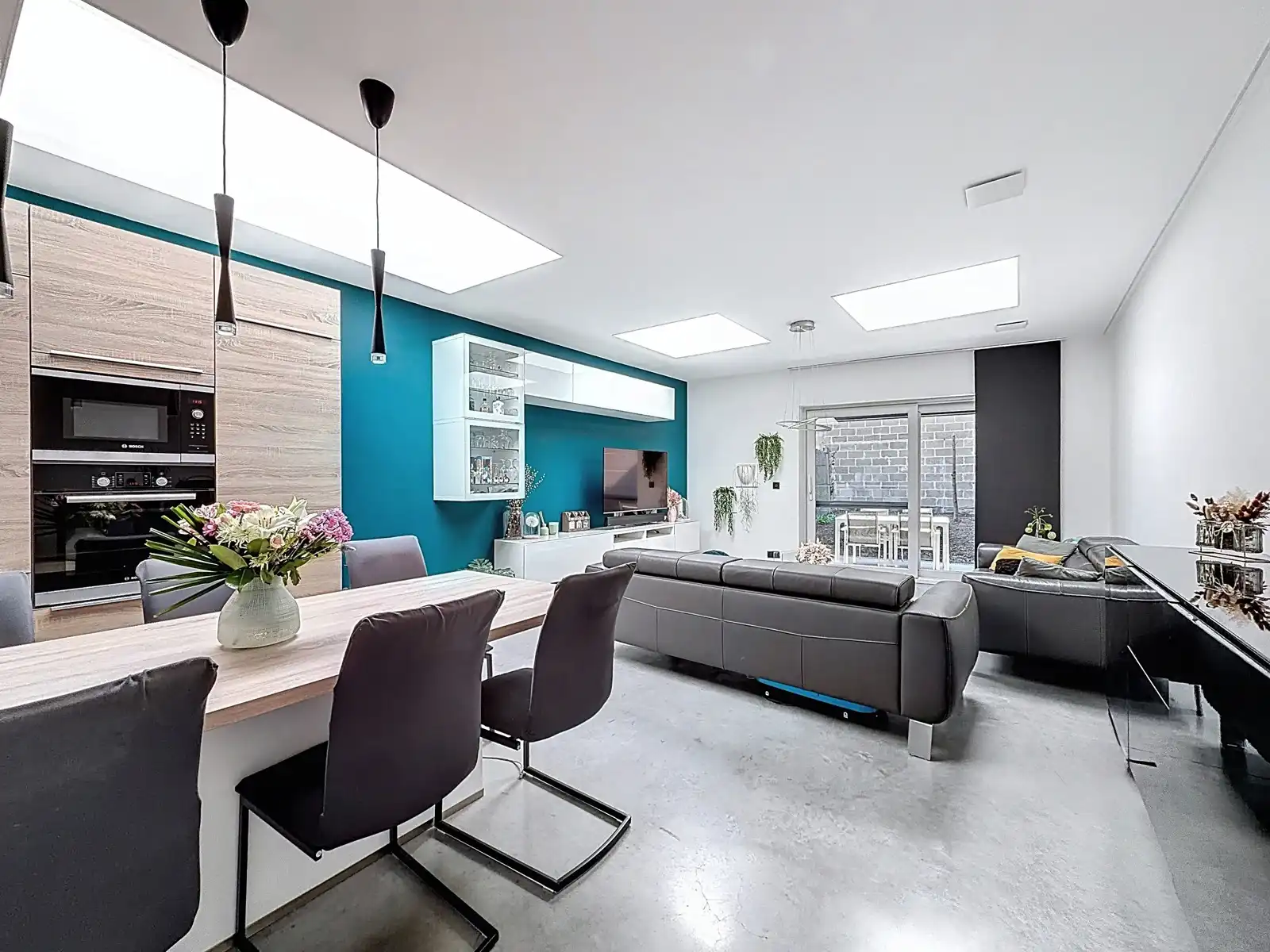 Ruime, Mooi Gerenoveerde Stadswoning met 3 SLPK én Tuin! foto 3