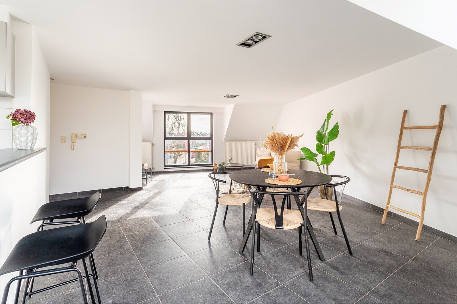 Duplex dakappartement met 3 slaapkamers en zonnig terras in Boechout foto 2