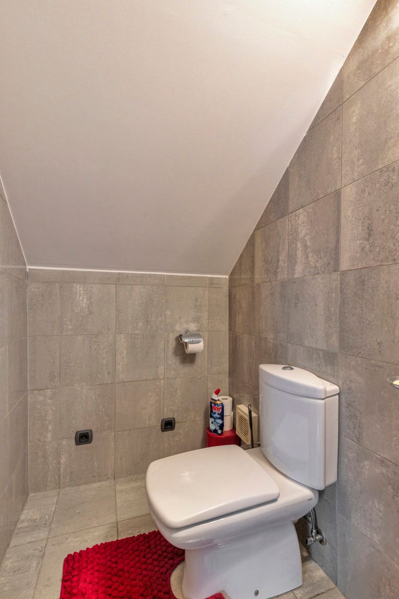 Villa met 4 slaapkamers, zwembad en garage foto 20