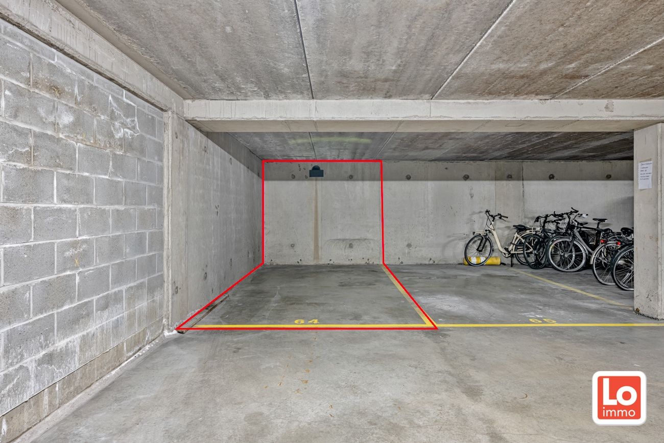 Ruim instap klaar appartement met overdekt terras en ondergrondse autostaanplaats op een toplocatie vlakbij het centrum van Lokeren! foto 15