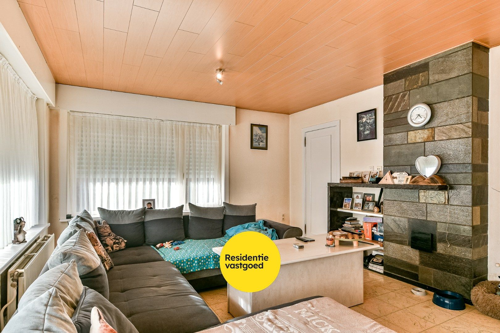 Halfopen woning met drie slaapkamers, tuin en garage foto 4