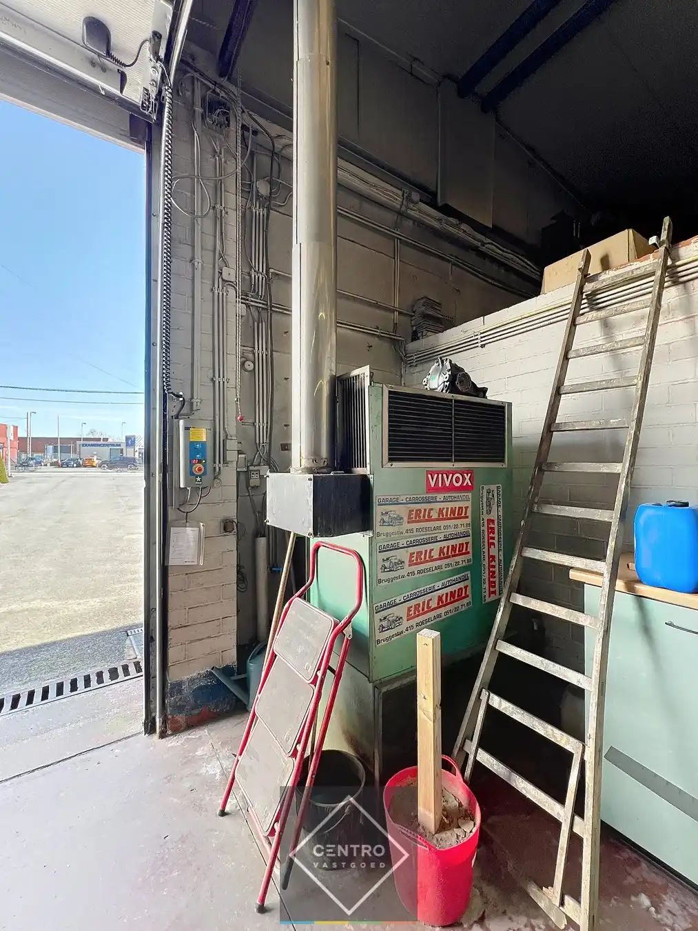 Commercieel gebouw (460m²) met verhard buitenterrein (heden AUTOWERKPLAATS) met uitbreidingsmogelijkheden en VEEL PASSAGE ! foto 16