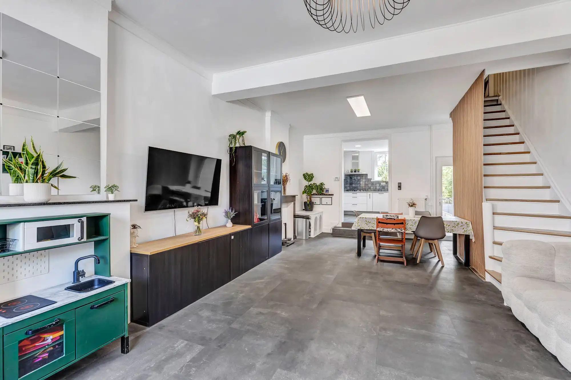 Gerenoveerde woning met tuin en 3 slpks in Halle foto 2