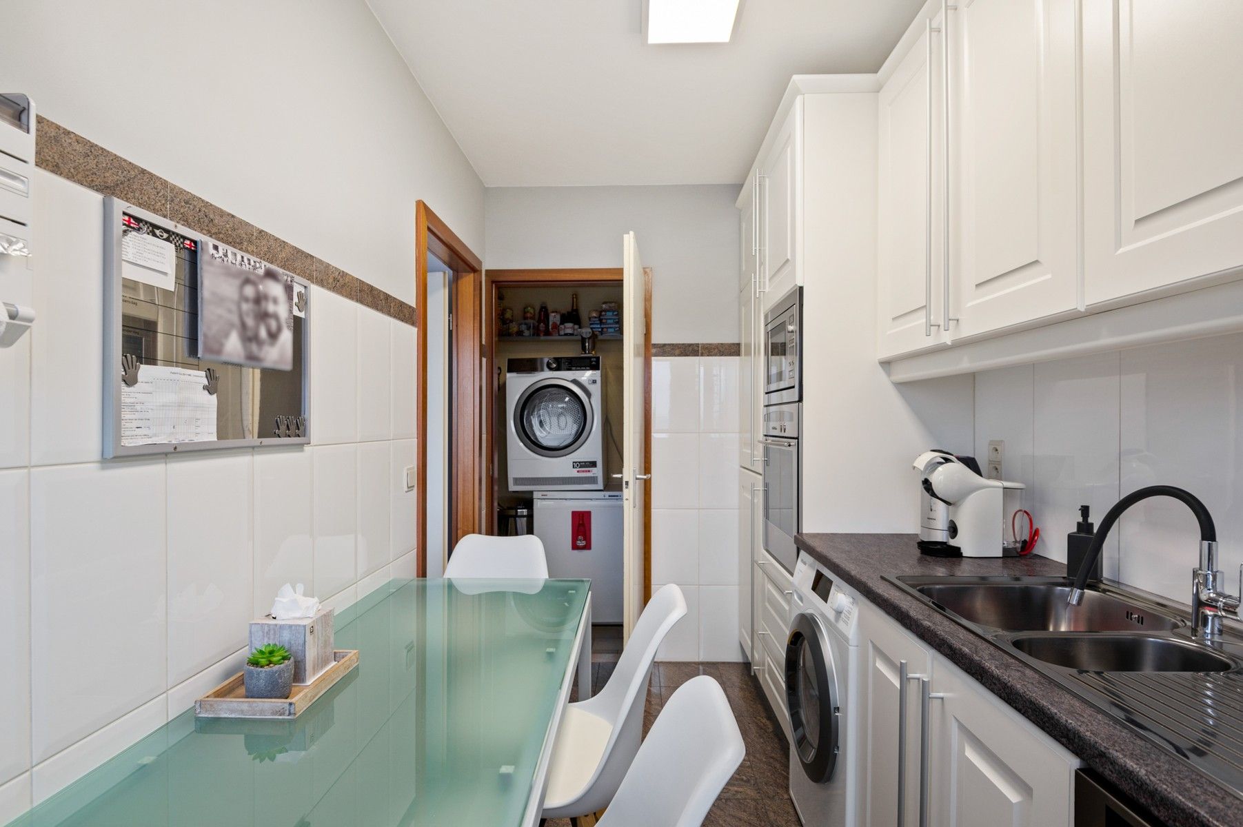 Prachtig appartement met panoramisch zicht en 3 staanplaatsen foto 10