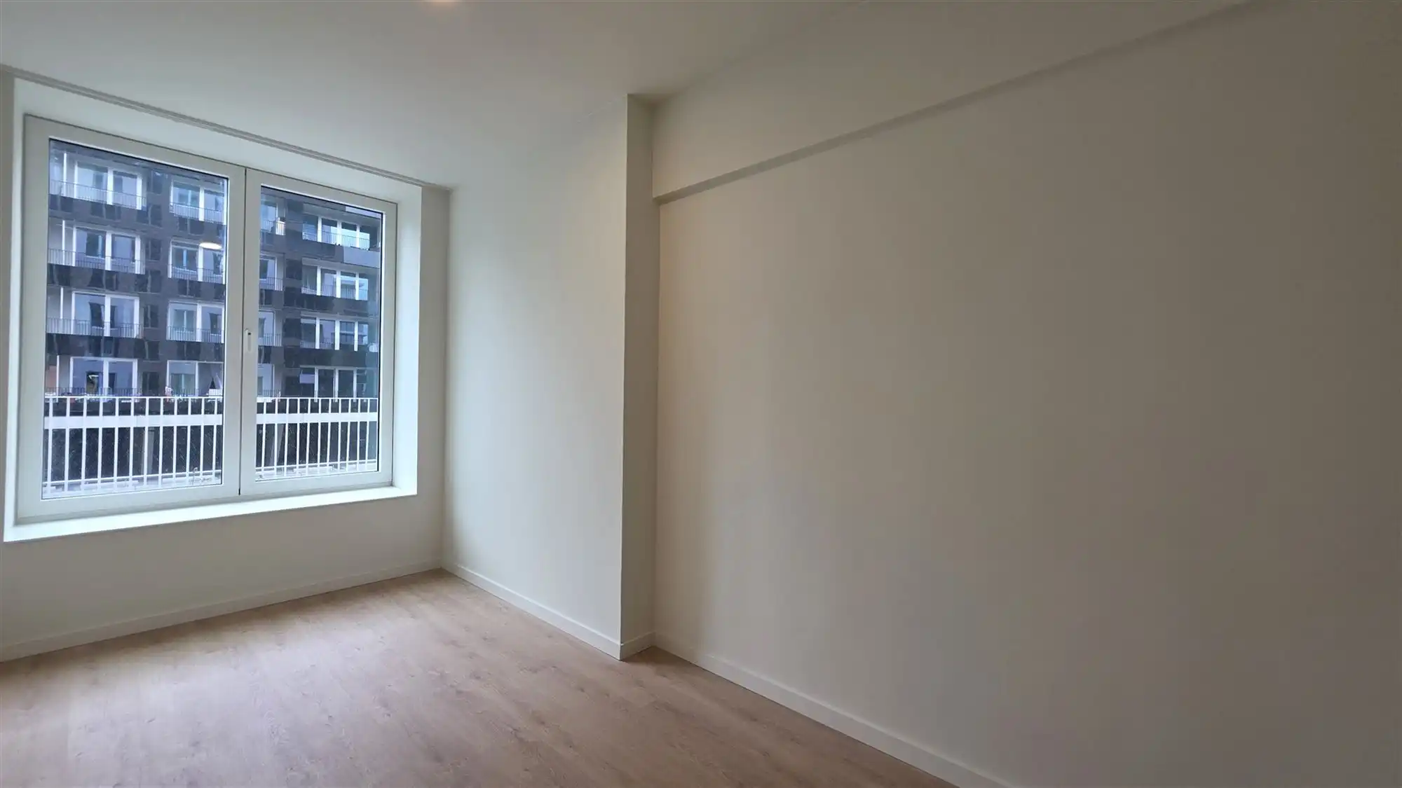 Nieuwbouw 4 slaapkamerappartement foto 2