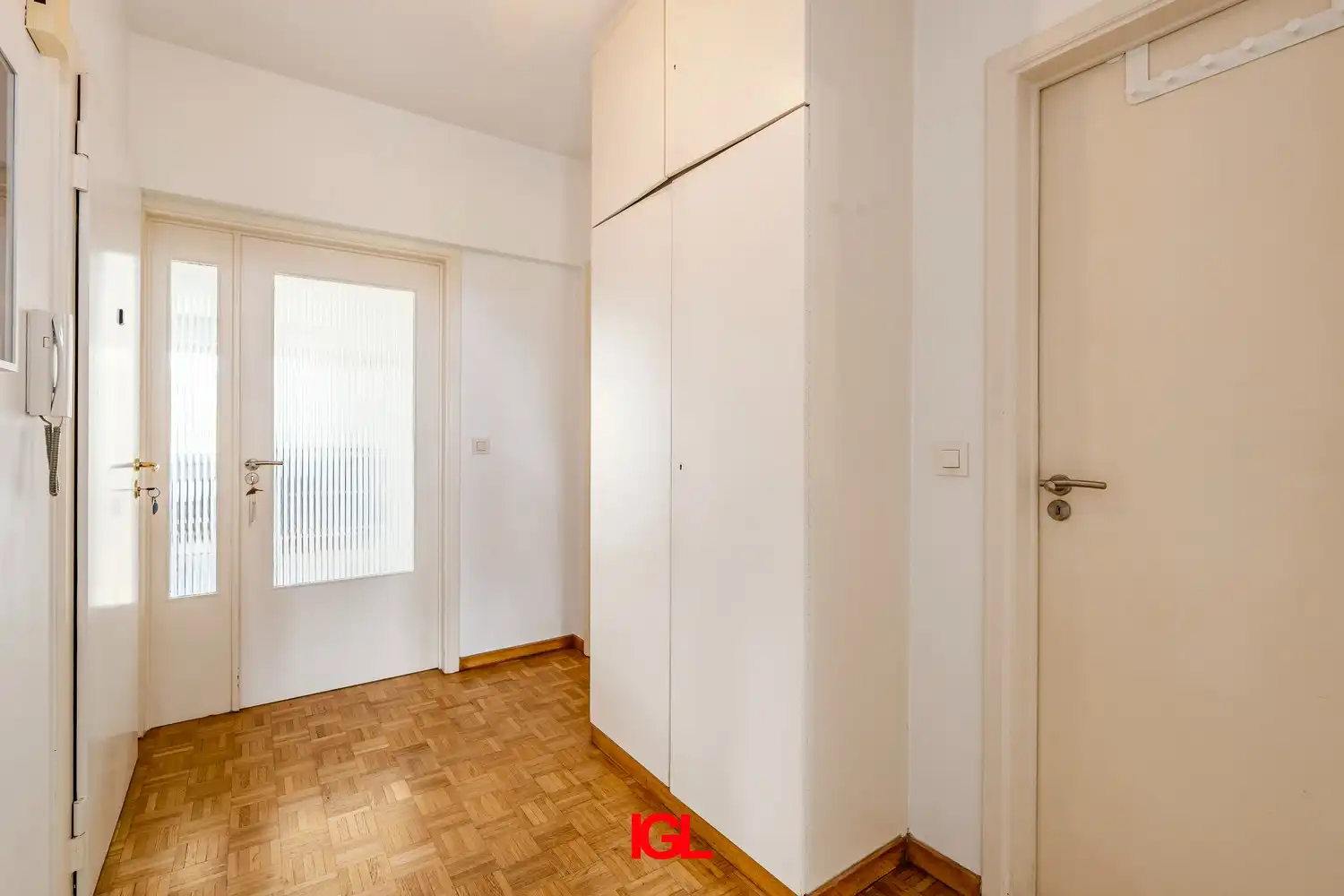 Instapklaar appartement met 1 slaapkamer, terras en kelder in netjes onderhouden mede-eigendom foto 9