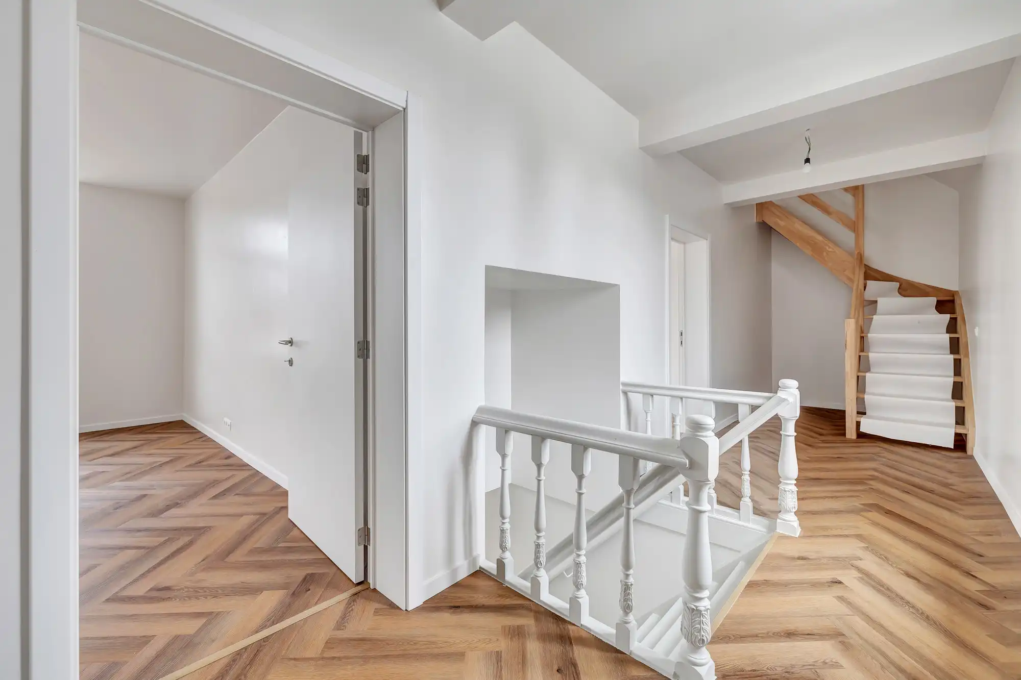 Karaktervol appartement met 3 slaapkamers te Ninove! foto 3