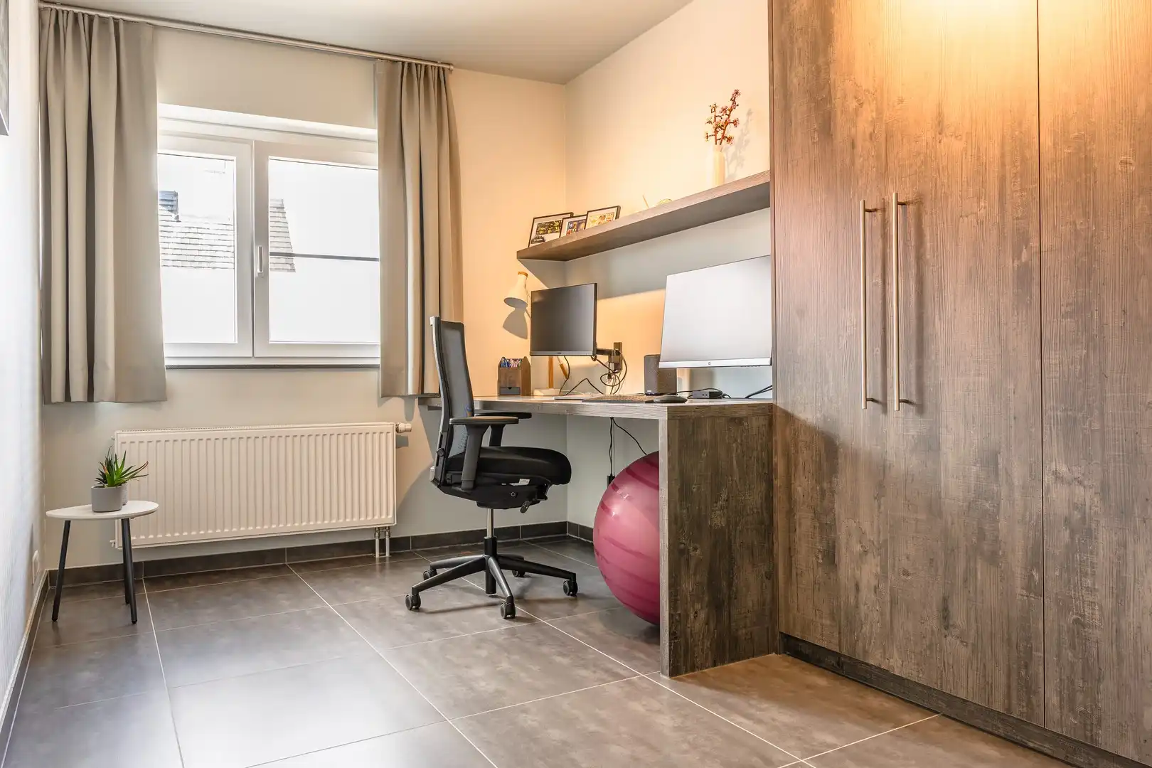 Instapklaar en modern appartement met garage foto 14