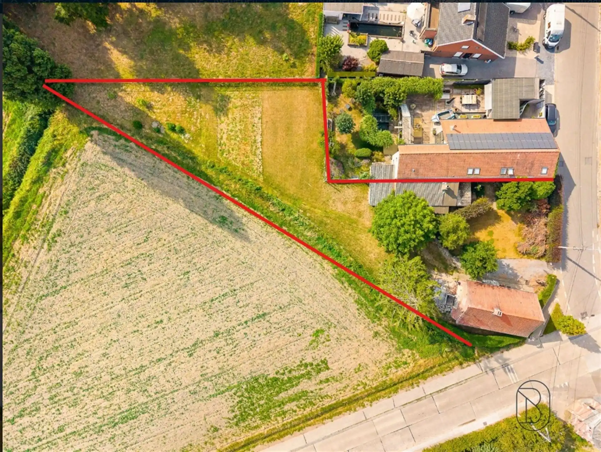 Eigendom met renovatiepotentieel op ca. 1.250 m² foto 7