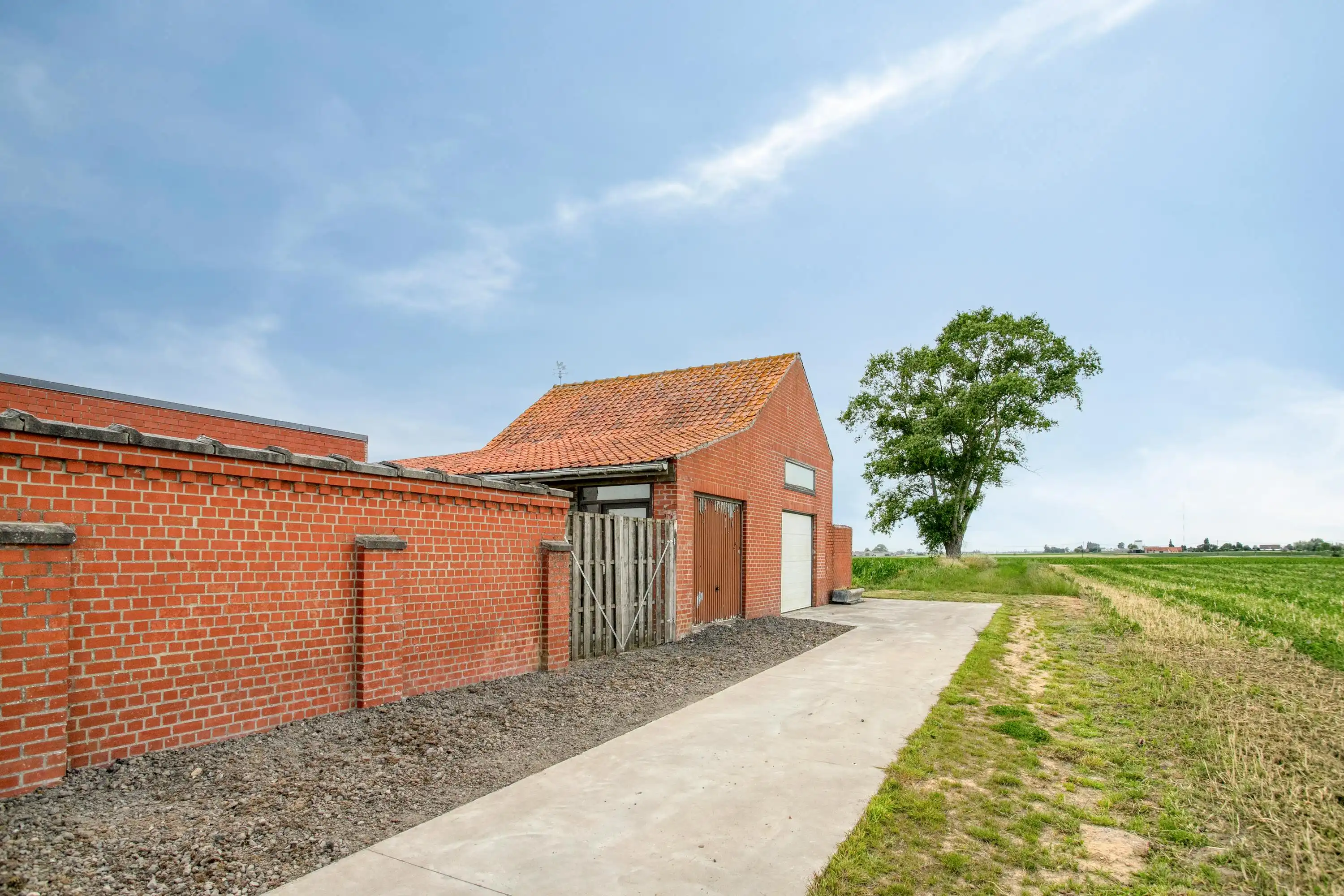 Ruime woning te koop met atelier, garage en vier slaapkamers foto 17