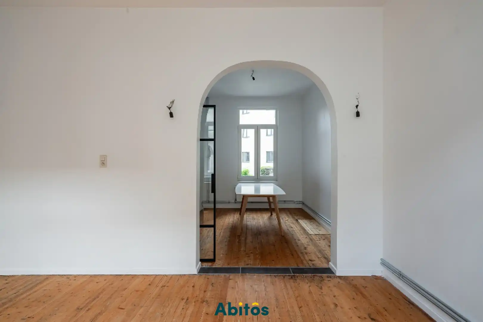 Gerenoveerde herenwoning met 4 slaapkamers en 2 badkamers foto 9