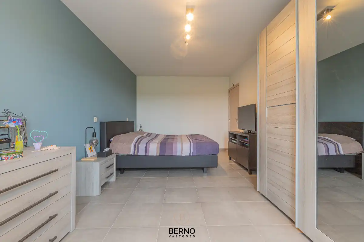 Recente en ruime gezinswoning met zonnige tuin foto 10