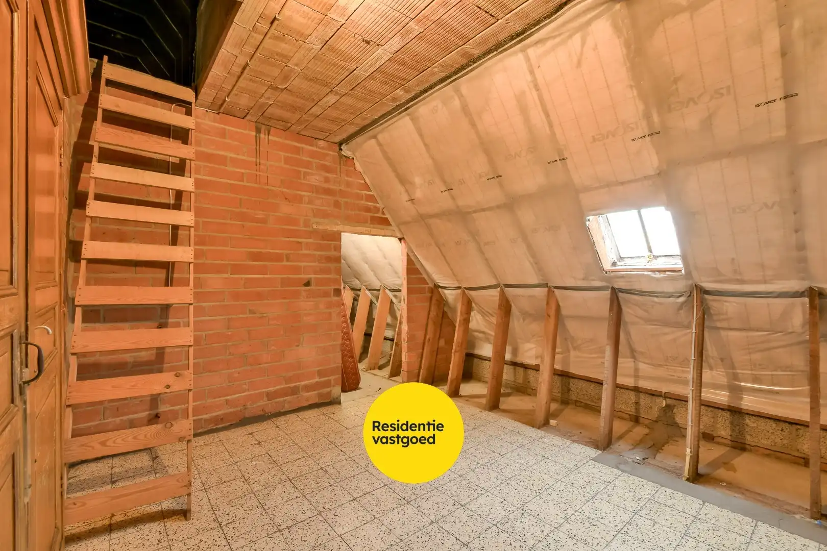 Statige woning met ruime loodsen in Kortemark! foto 19