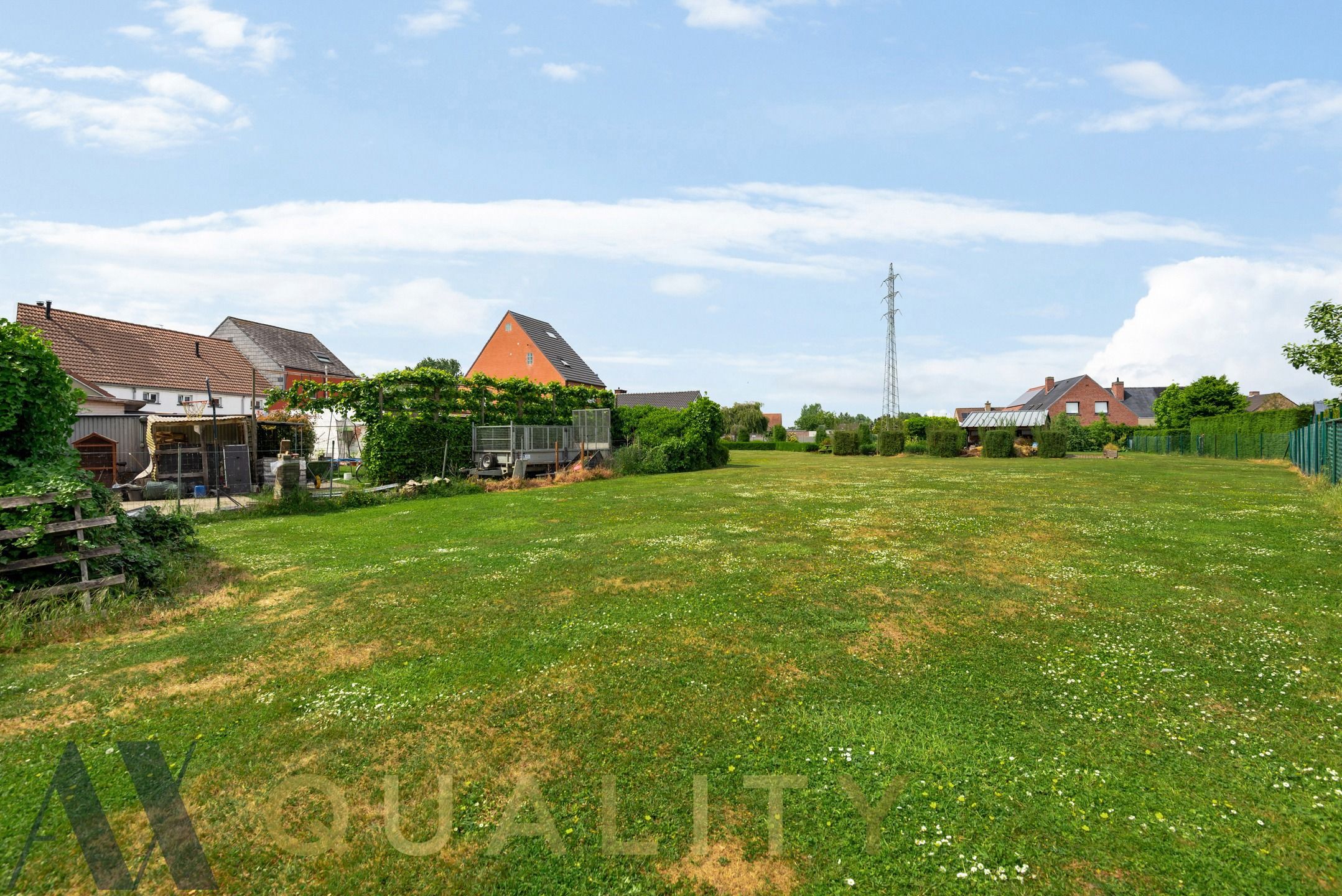Instapklare villa/bungalow op ruim perceel van +/- 30 are. Met mogelh. tot aankoop van een aanpalende kantoorruimte. foto 21
