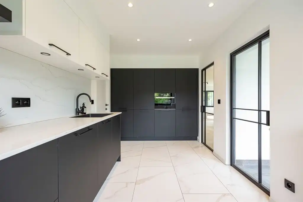 Stijlvol gerenoveerde villa met ruime tuin foto 5