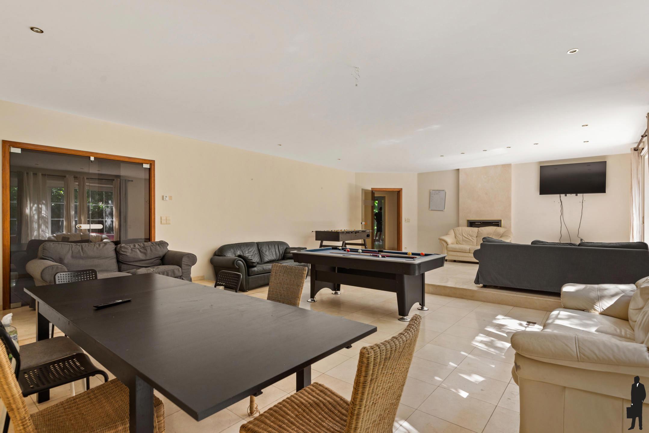 Statige villa, gelegen in 't Vriesdonk op een terrein van 1.405m² foto 2