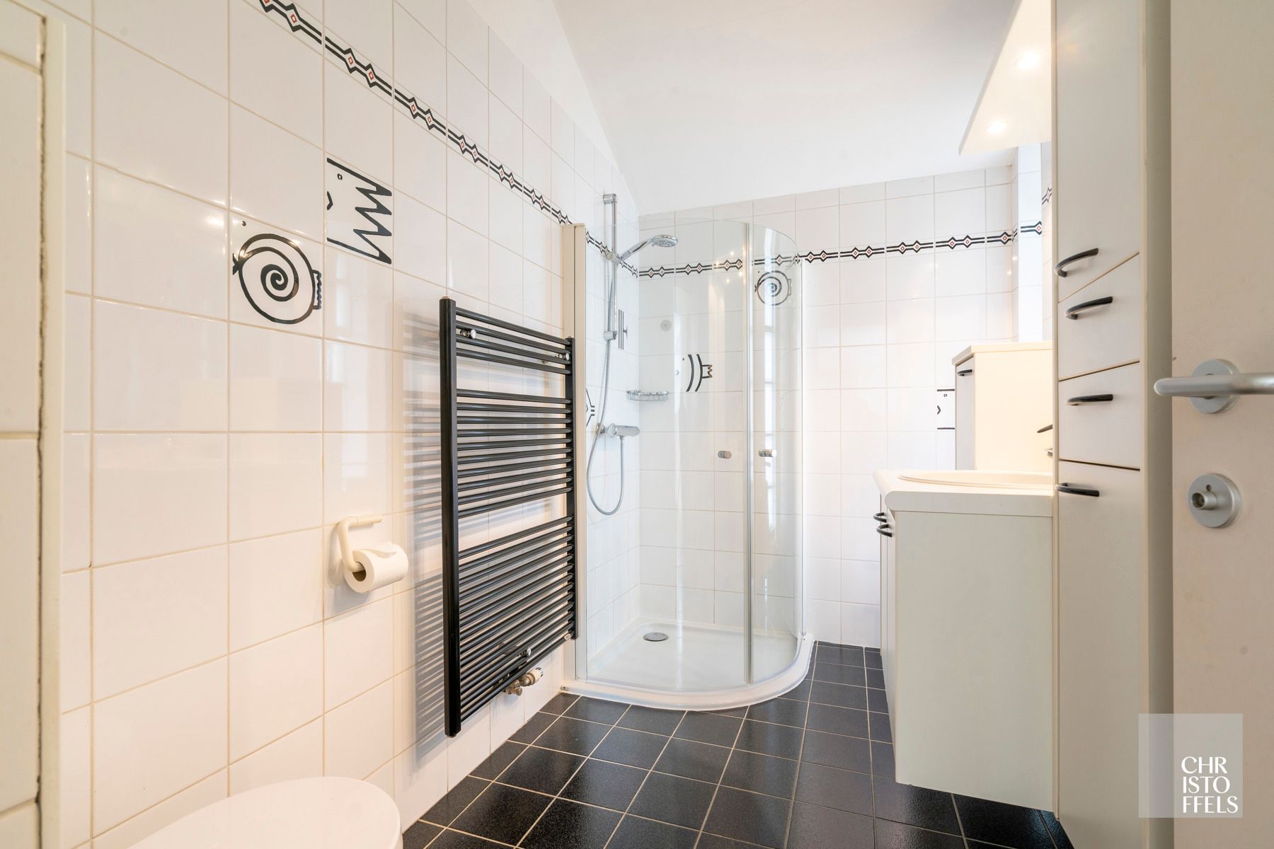 Uitzonderlijke villa van 320m2 gelegen in het pittoreske Leut, op een boogscheut van de Maas! foto 28