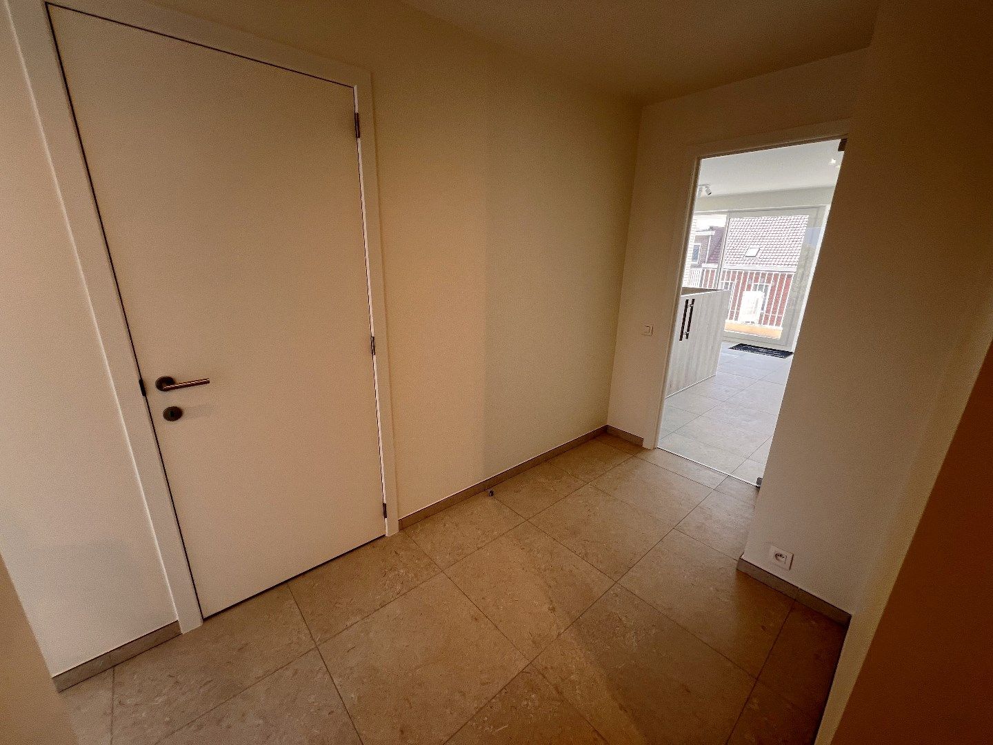 NIEUWBOUWAPPARTEMENT MET 2 SLAAPKAMERS, TERRAS EN AUTOSTANDPLAATS IN IEPER foto 12