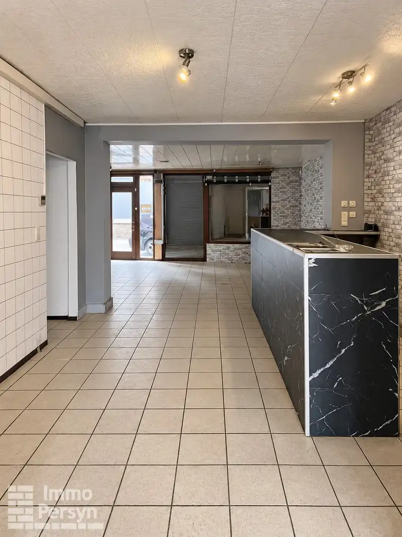 Handelspand (800m²!) + woonst (220m²) + Buitenruimte (600m2) foto 7