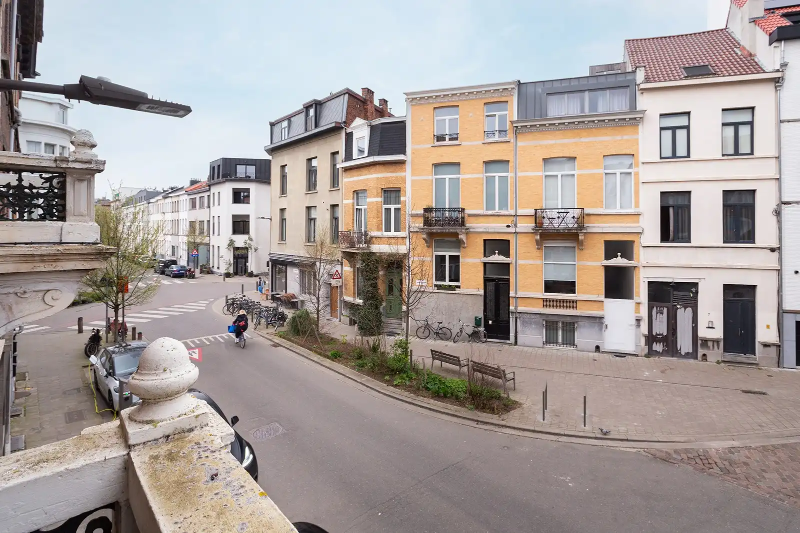 Charmante authentieke woning met 3 slaapkamers en stadstuin nabij Markgravelei foto 23