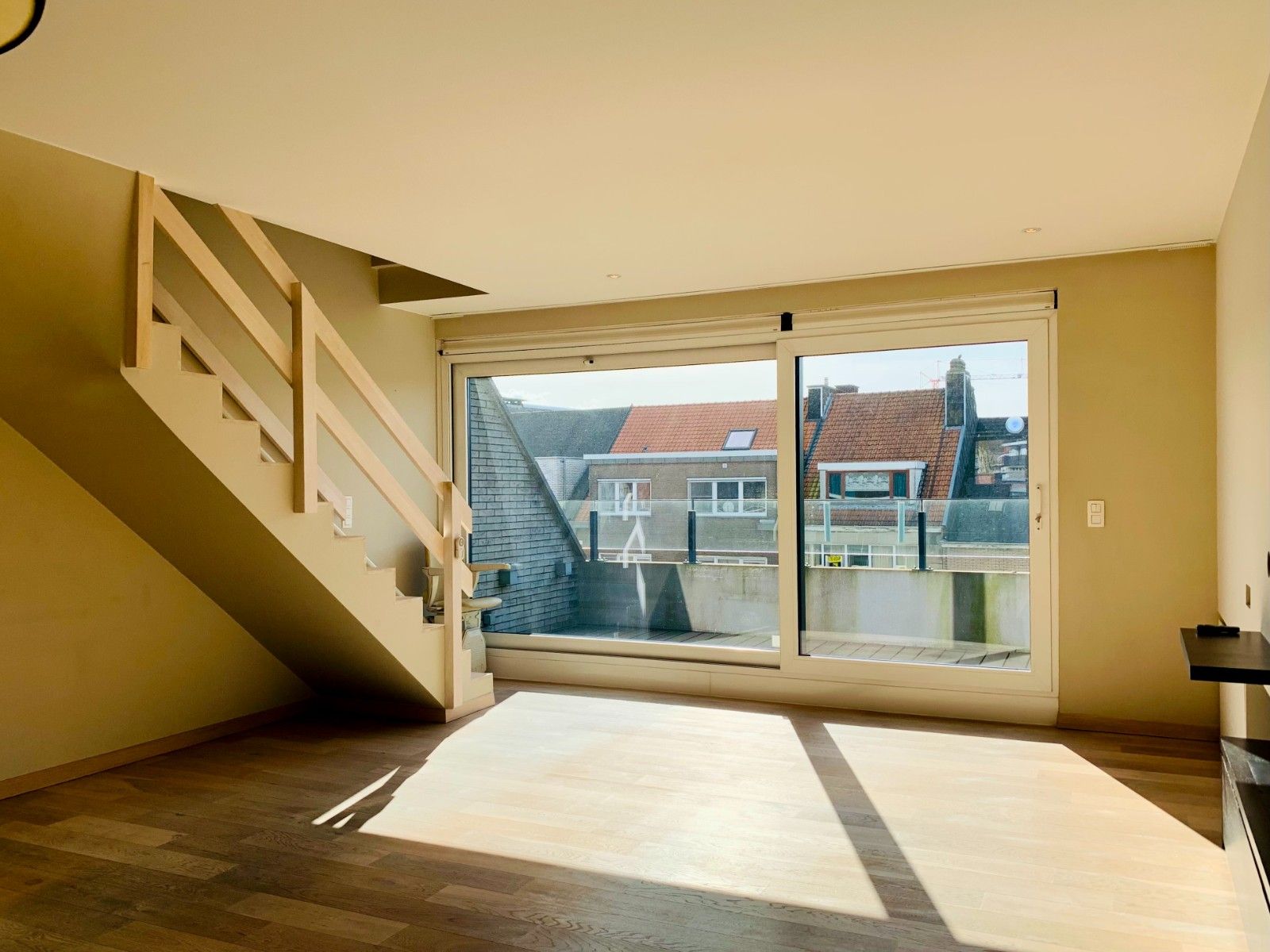 Zeer ruim, centraal gelegen appartement, ook ideale investeringsmogelijkheid. foto 9