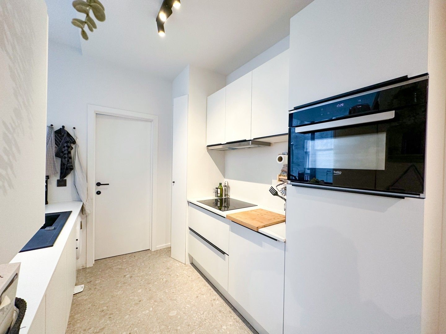 Instapklaar appartement met twee slaapkamers en terras nabij station Gent-Sint-Pieters foto 5