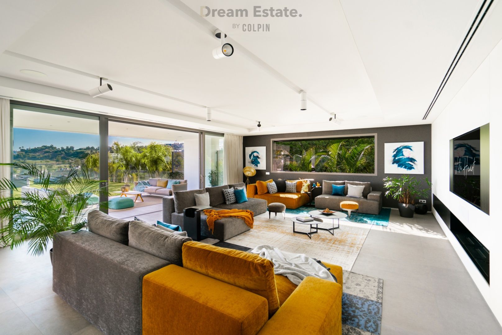 Gloednieuwe moderne eerstelijns golf villa met zeezicht. foto 2