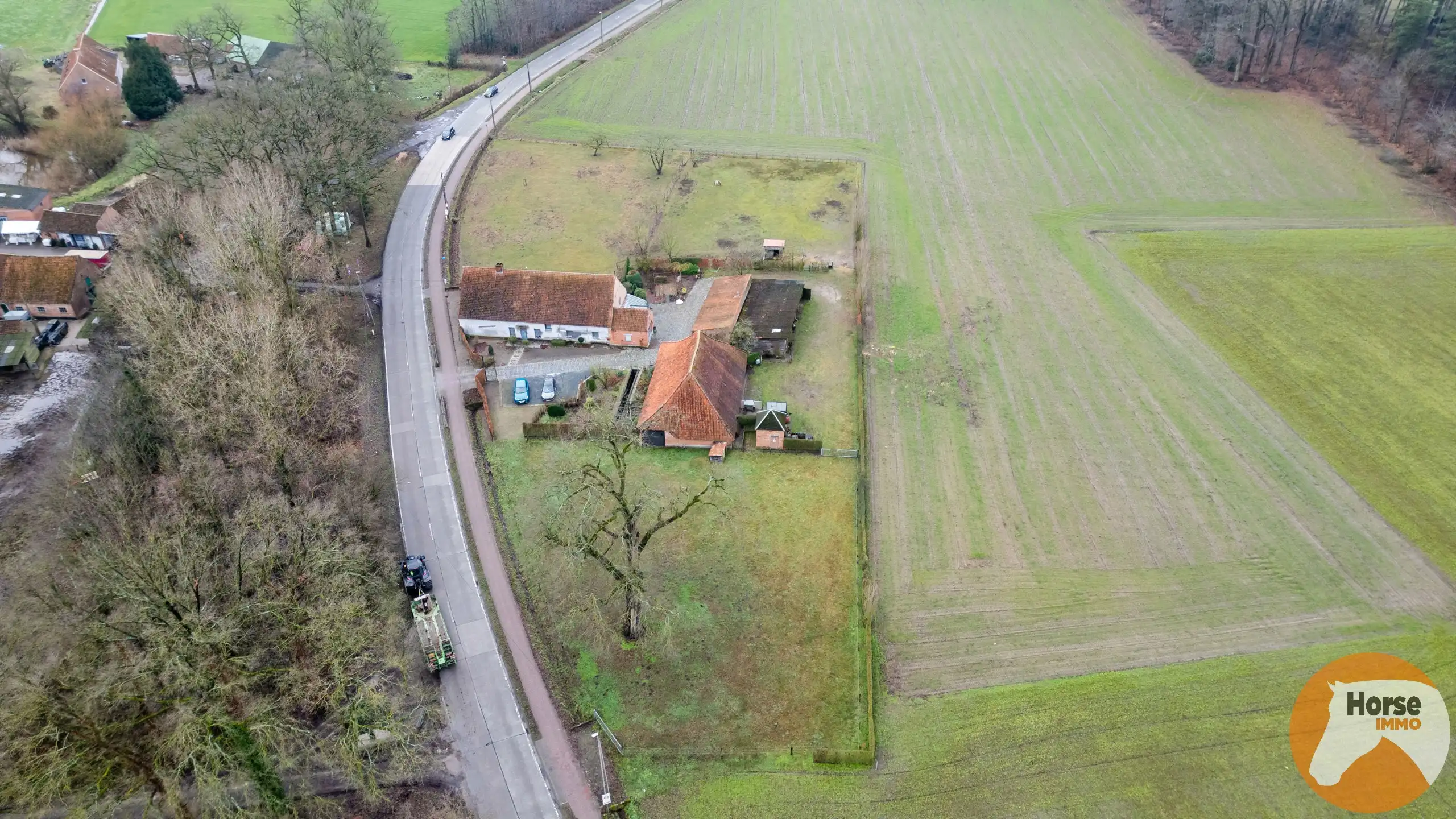 GROBBENDONK - Hoeve met prachtige Kempische schuur en weide foto 3