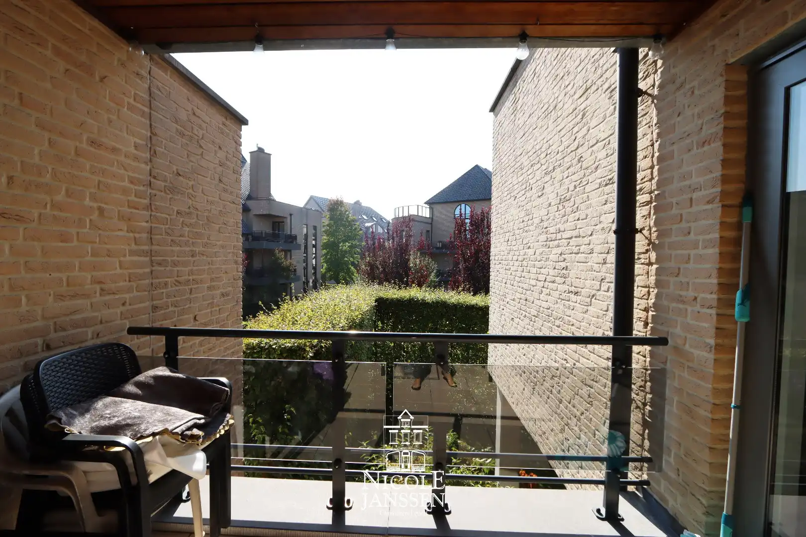 Instapklaar appartement met twee slaapkamers en overdekt terras foto 16