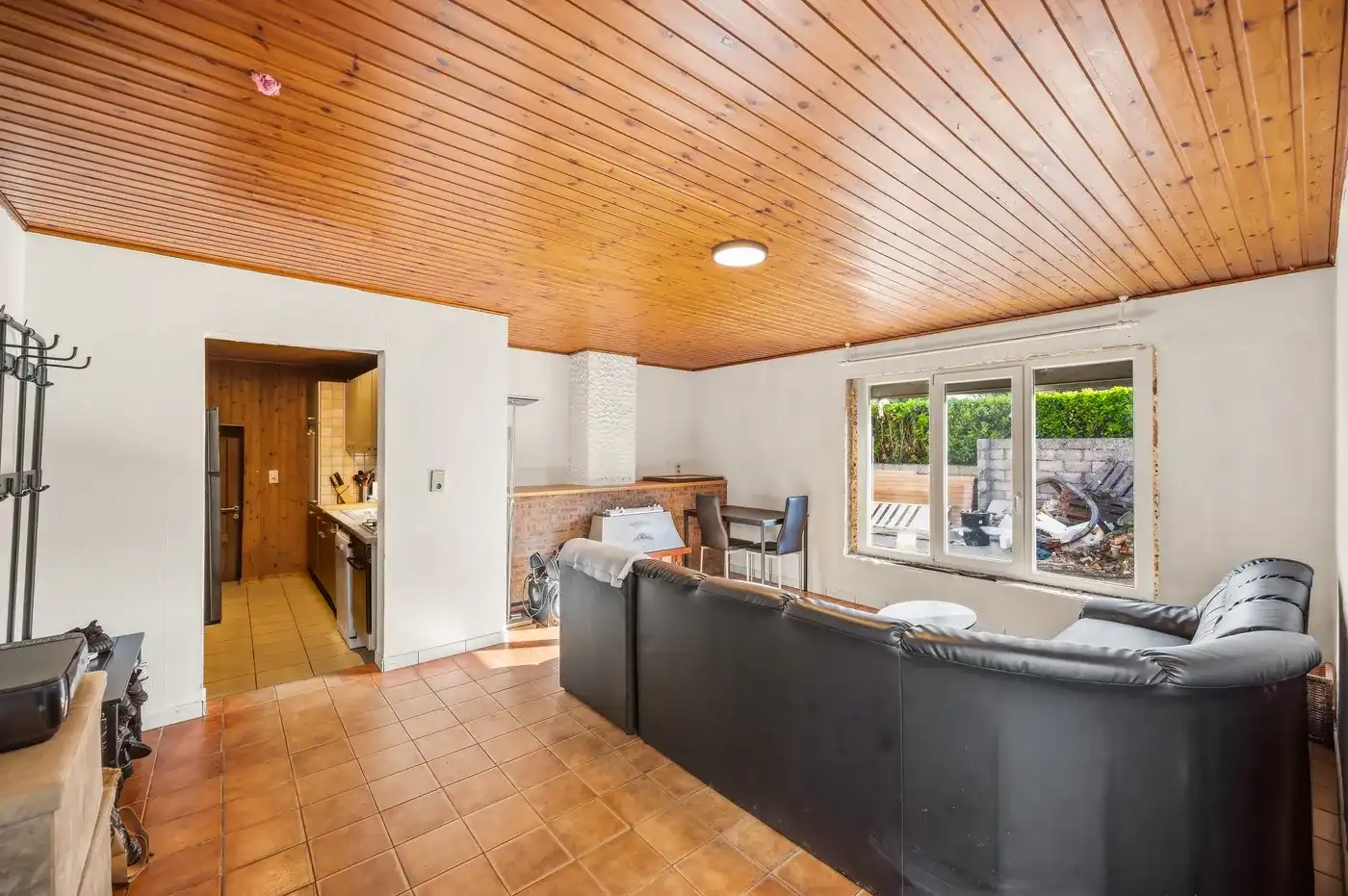 Verder te renoveren woning met grote hangar met 3 slpks foto 8