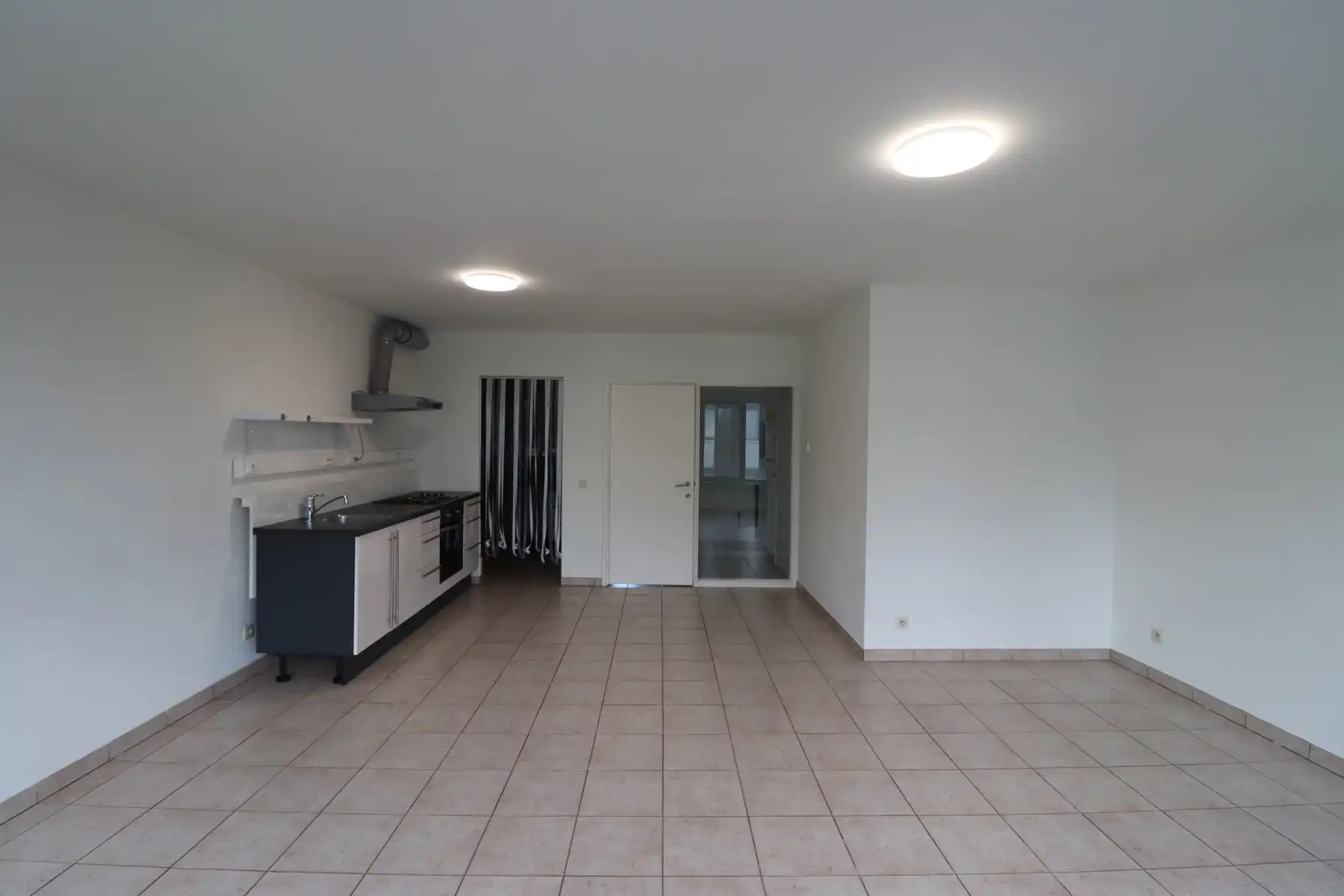 Appartement op de 3de verdieping met 2 slaapkamers en lift. foto 6