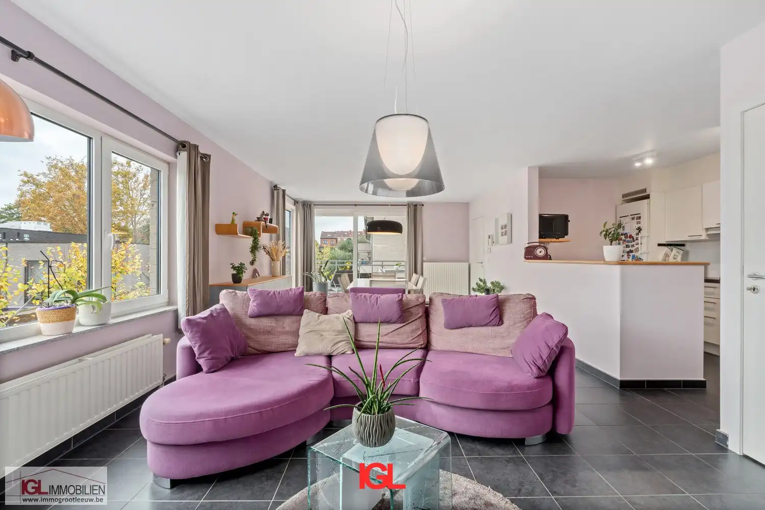 Ruim duplexappartement met 5 slaapkamers, een zonnig terras & 2 staanplaatsen foto 4