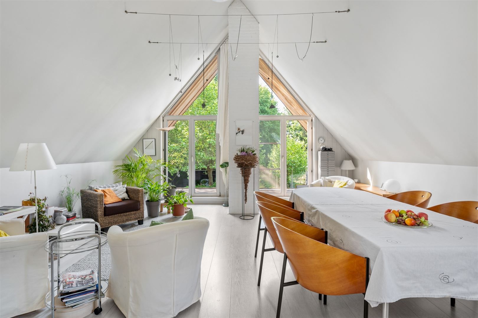 Te renoveren woning met grote tuin en garages in landelijke omgeving foto 14