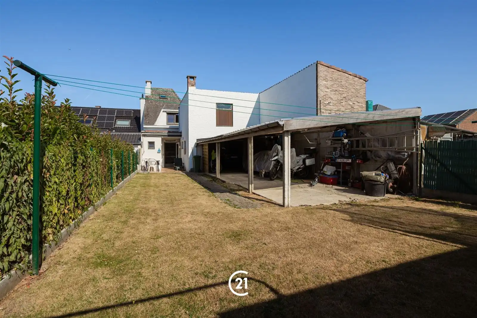 Goed gelegen gezinswoning met 3 ruime kamers, garage, tuin en berging foto 12