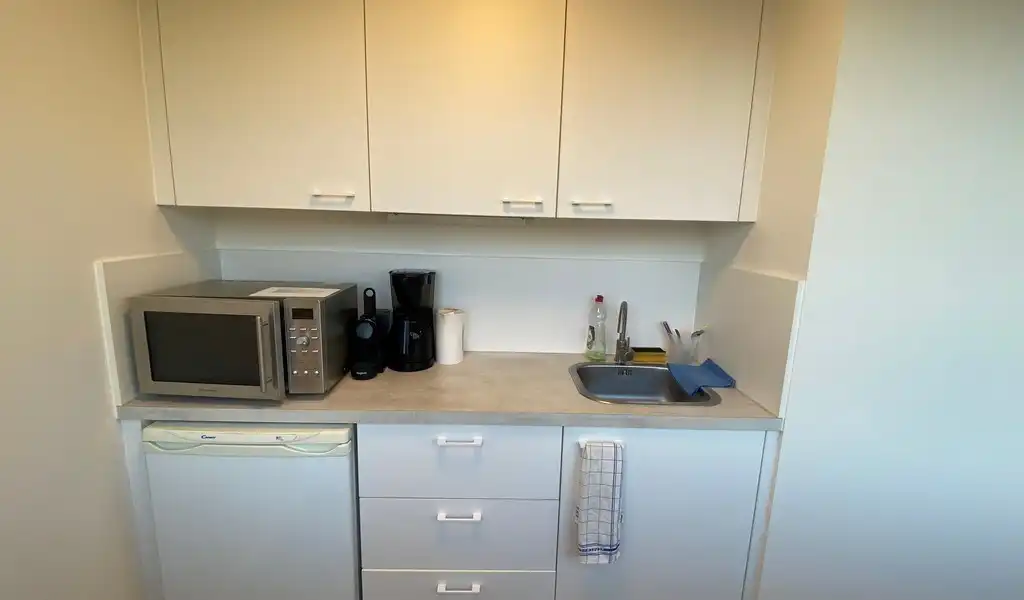 Instapklare kantoorruimte te huur vlakbij R4 in Gent foto 6