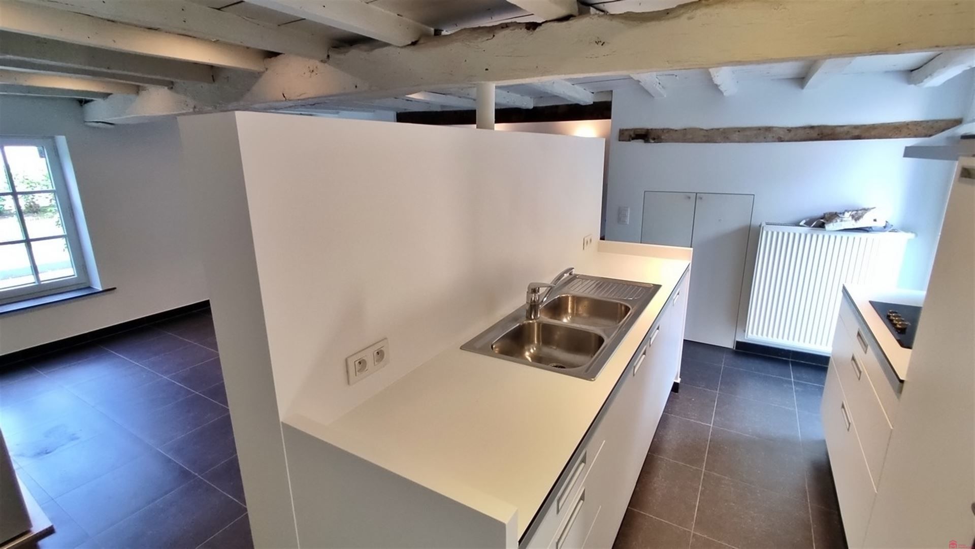 Charmante halfopen woning te Heule foto 10