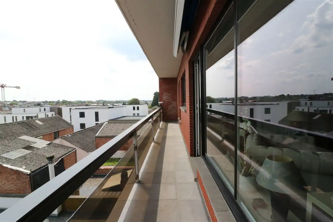 Ruime living, twee grote slpk., zuidterras, in centrum  foto 10