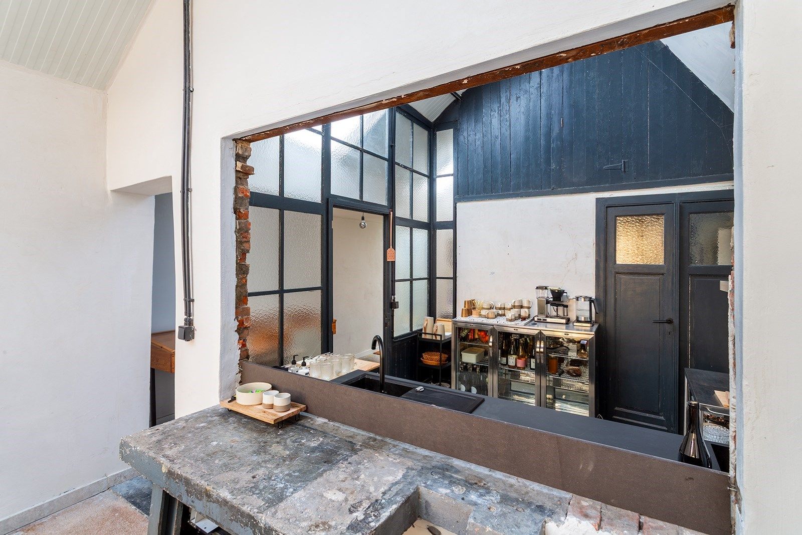 Eigenzinnig atelier in kleinschalig gebouw foto 8