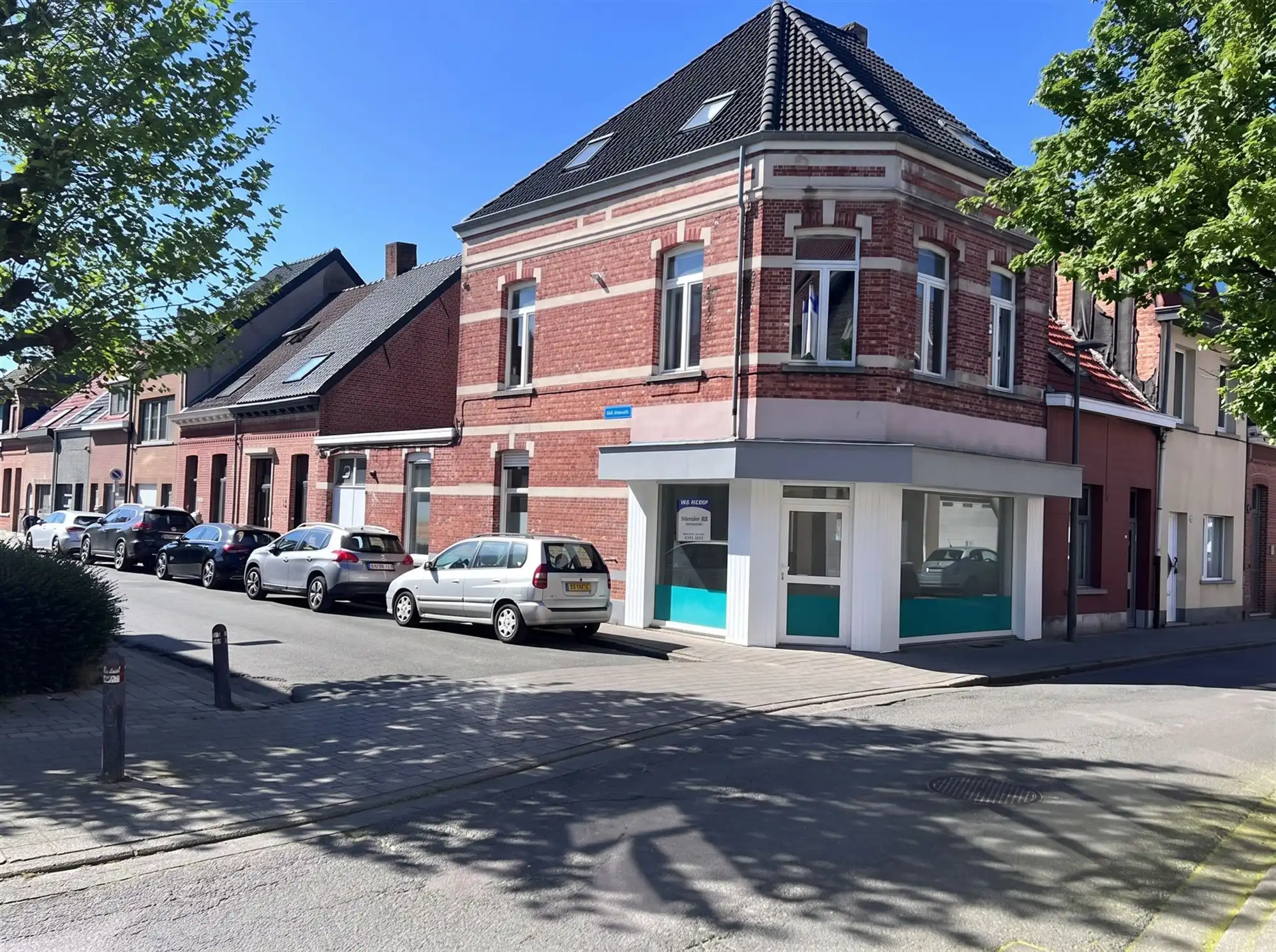Commercieel pand vlakbij Zeshoek en Station foto 2