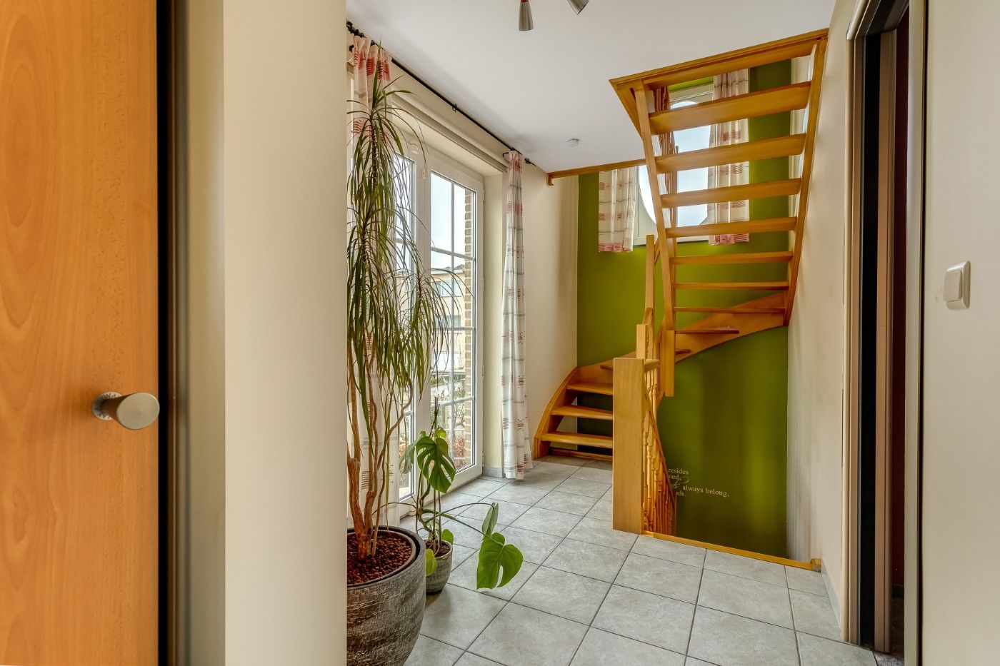 Instapklare HOB met 4 slpk., garage en toffe tuin foto 17