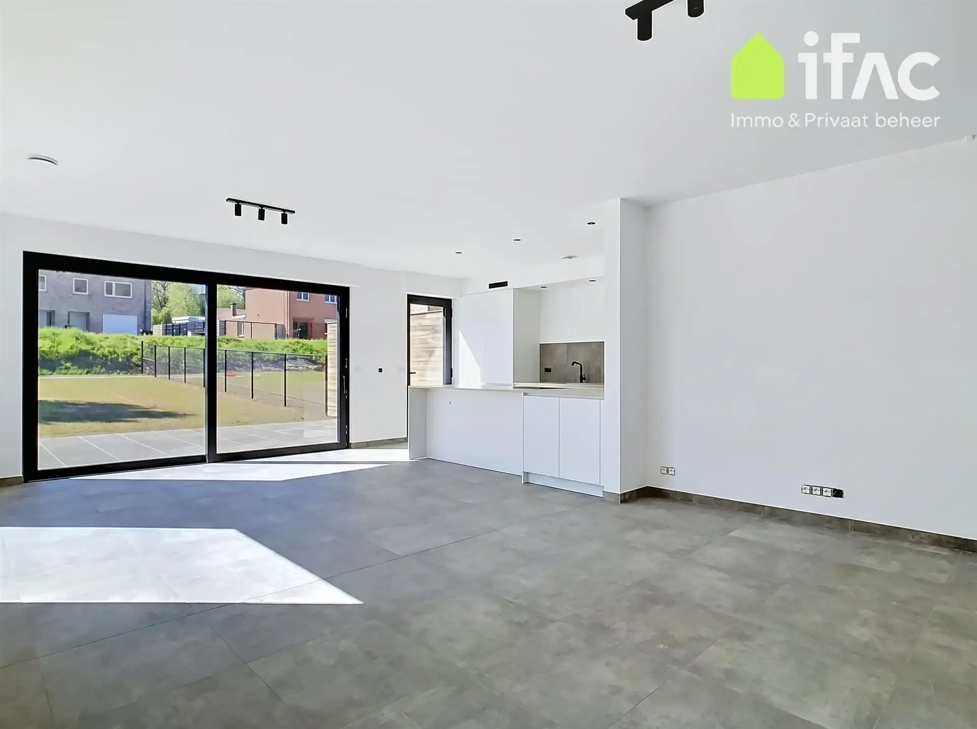 Nieuwbouwvilla, 3 slpks, garage en tuin foto 4