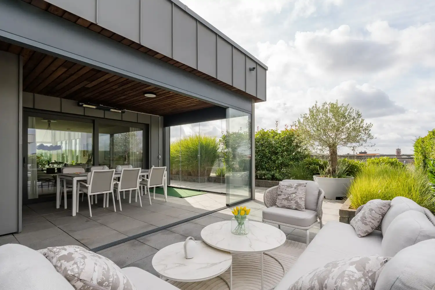 Exclusief penthouse van 234 m² met 195 m² aan terrassen in hartje Overpelt foto 50