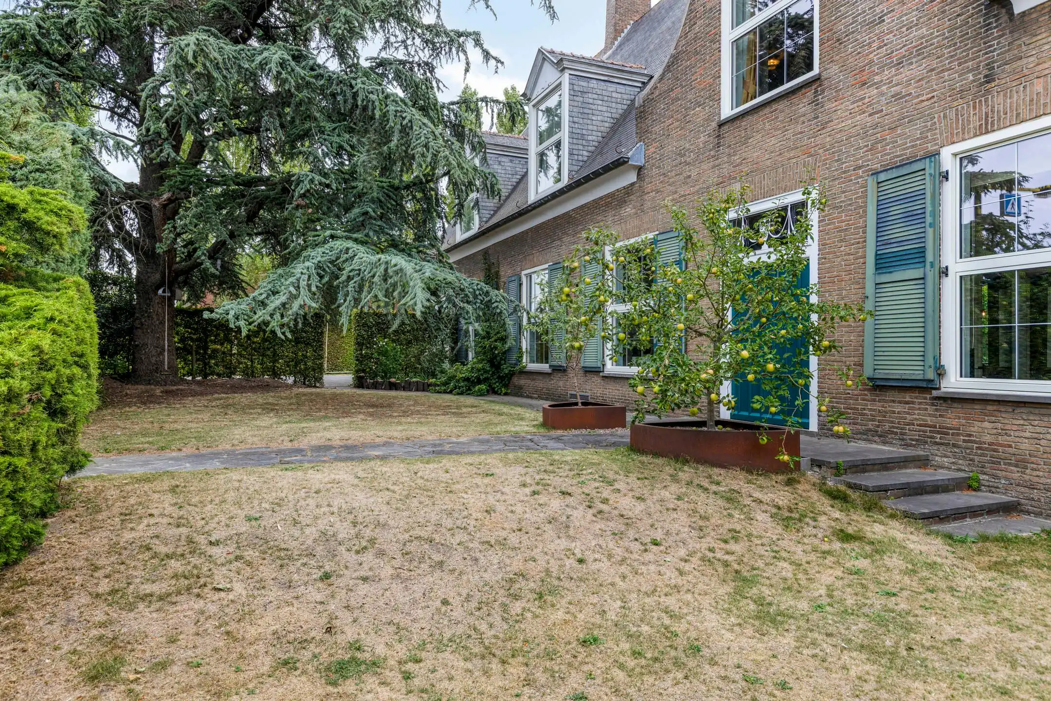 Architectenwoning van Arthur Degeyter te koop in Zedelgem foto 2