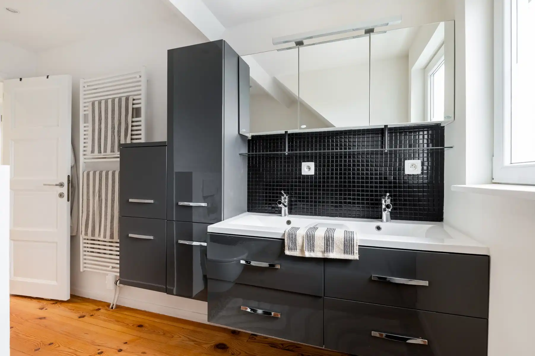 Ruime woning met 4 slaapkamers en gezellige stadstuin foto 15